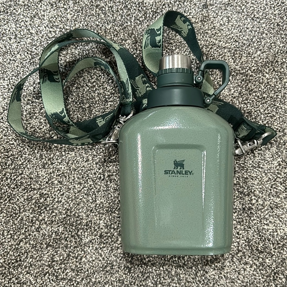NWT Stanley Classic Canteen